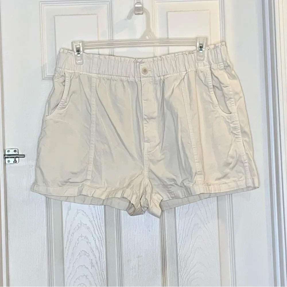 Madewell Paperbag High Rise Cream Color Chino Shorts Size 32